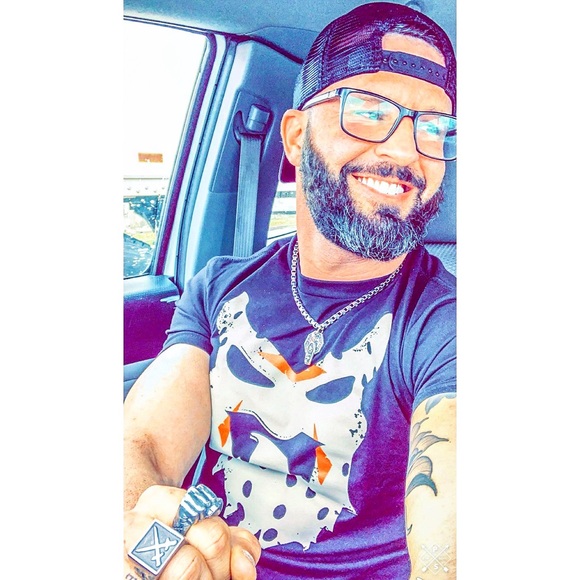 Meet your Posher, Mike - Picture 11 of 14